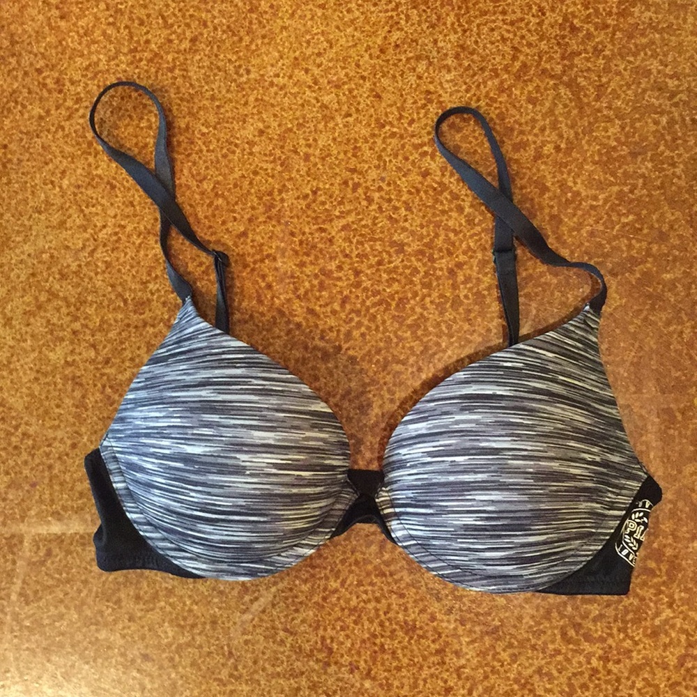Victoria Secret PINK 32b bra!